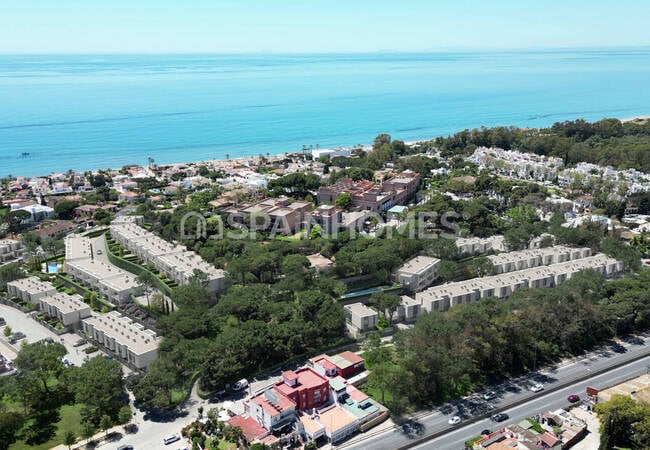 Marbella'da Sahile Yakın Havuzlu Sitede Yarı Müstakil Evler 2
