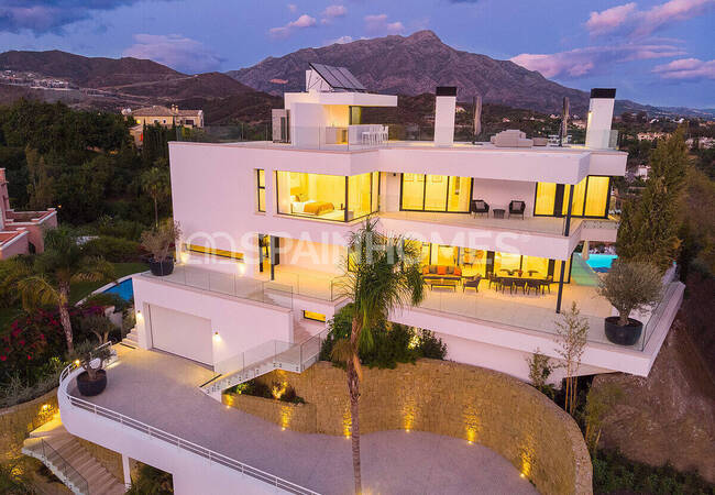Villa Avec Riches Facilités Près De Puerto Banus À Benahavis 10