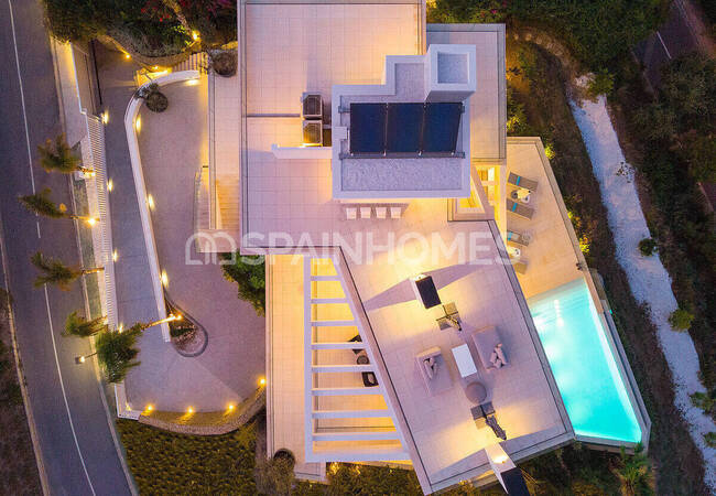 Villa Avec Riches Facilités Près De Puerto Banus À Benahavis 11