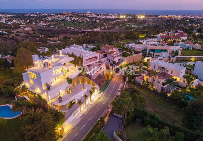 Villa Avec Riches Facilités Près De Puerto Banus À Benahavis 12