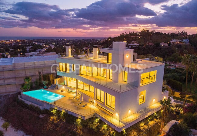 Villa Avec Riches Facilités Près De Puerto Banus À Benahavis 2