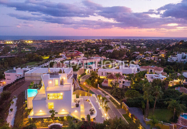 Villa Avec Riches Facilités Près De Puerto Banus À Benahavis 14