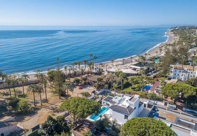 Sea View Newly Built Villa by the Beach in Marbella