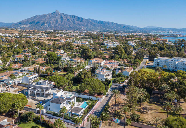 Marbella'da Puerto Banus Yakınında Özel Havuzlu Villa 7