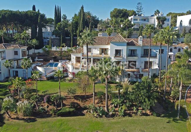 Amazing Mansion as a Fantastic Investment Opportunity in Benahavis 1