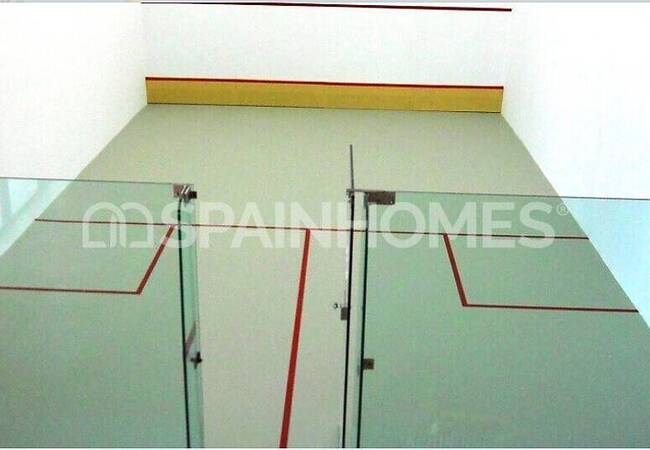 Reasonably Priced Modern Detached Villa in Benahavis 10