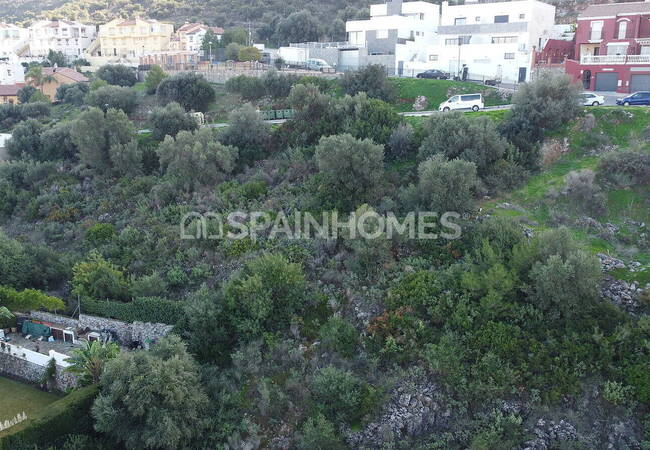 Large Land in a Fantastic Residential and Modern Area in Malaga 3