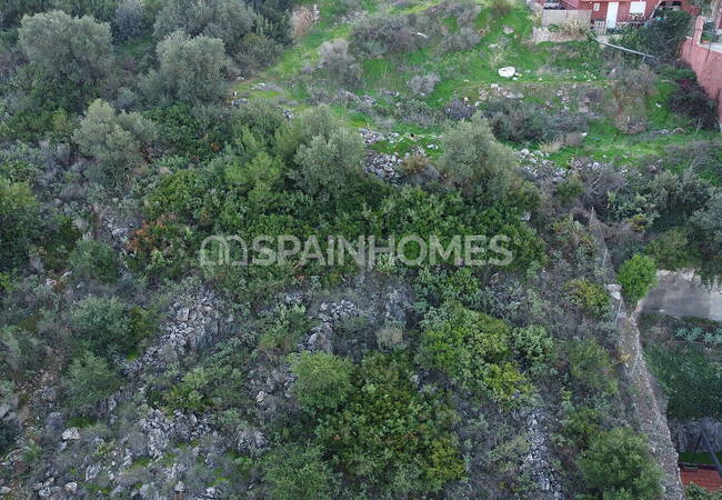Large Land in a Fantastic Residential and Modern Area in Malaga 4