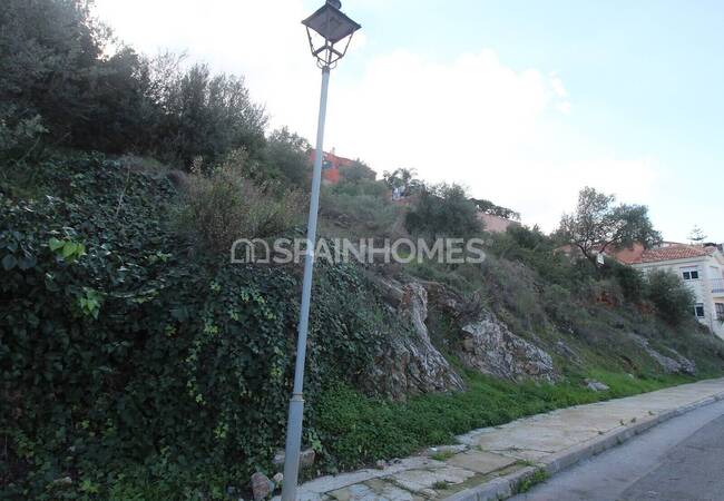 Large Land in a Fantastic Residential and Modern Area in Malaga 6