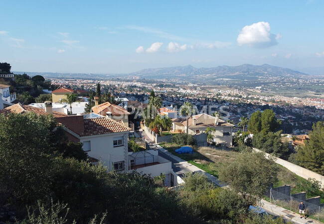 Large Land in a Fantastic Residential and Modern Area in Malaga 8