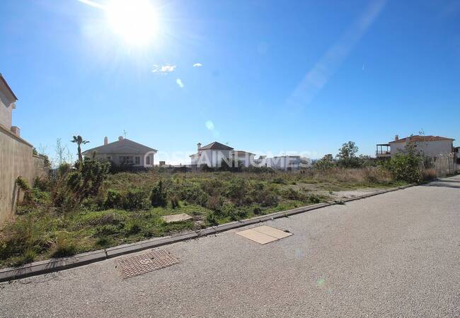 Benalmádena'da Villa İnşasına Uygun Deniz Manzaralı Arsa 9