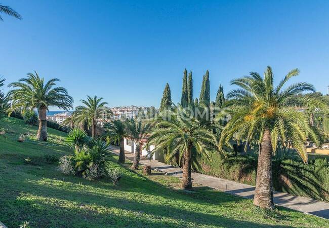 Benalmádena Costa'da Olan Geniş Arsalı Özel Havuzlu Villa 5