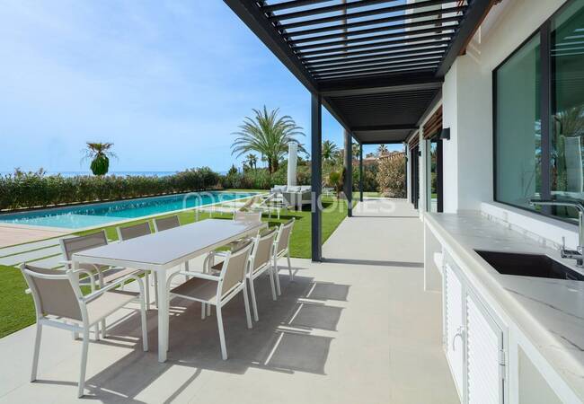 Ready to Move Beachfront Villa on Estepona's New Golden Mile 9