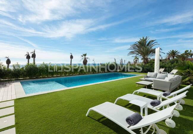 Ready to Move Beachfront Villa on Estepona's New Golden Mile 10