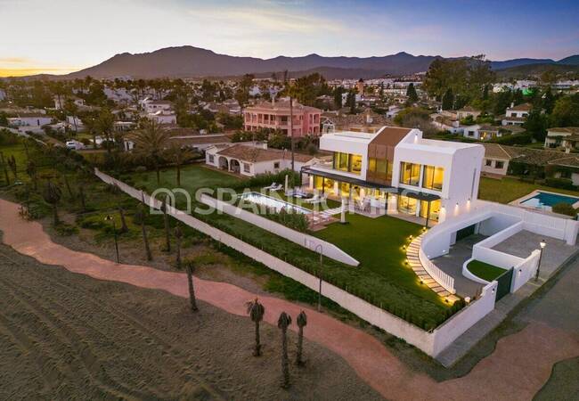Ready to Move Beachfront Villa on Estepona's New Golden Mile 8