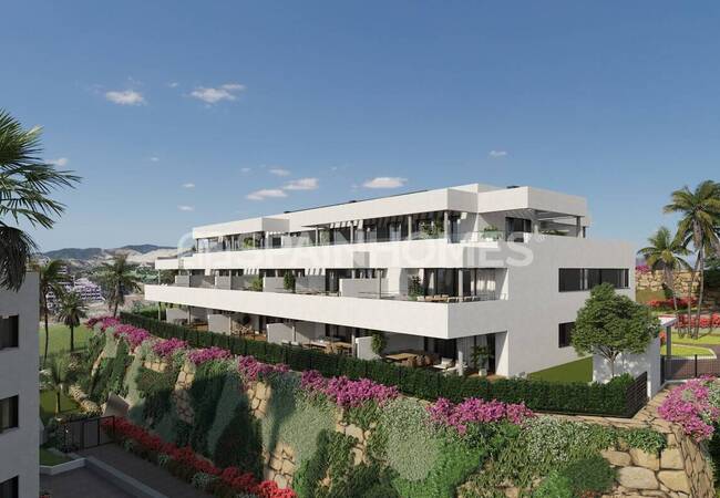 Casares'te Golf Kulübüne Yakın Deniz Manzaralı Daireler 5