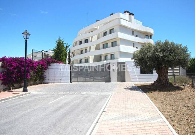 Mijas’ta Sahil Kenarı Ayrıcalıklı Konumda Eşyalı Daire 17