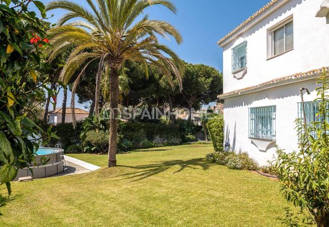 Spacious Classic Villa with a Large Garden in Marbella Spain 2