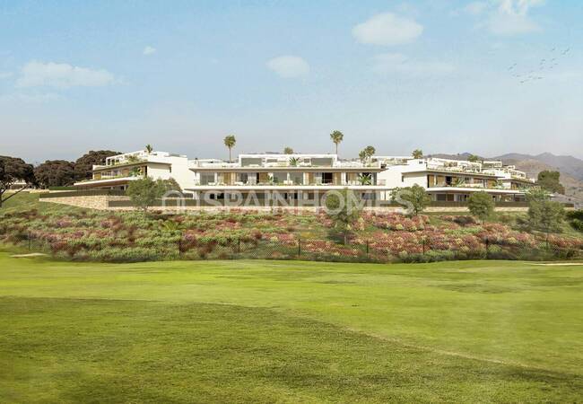 Marbella’da Golf Sahasına Yakın Sıfır Lüks Daireler 11