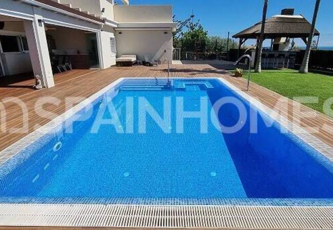 Вилла с Видом на Море и Гостевой Квартирой в Малаге 5