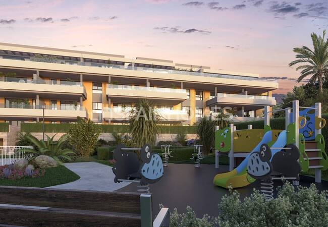 Torremolinos'ta Merkezi Konumda Deniz Manzaralı Daireler 7