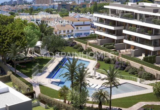 Torremolinos'ta Merkezi Konumda Deniz Manzaralı Daireler 4