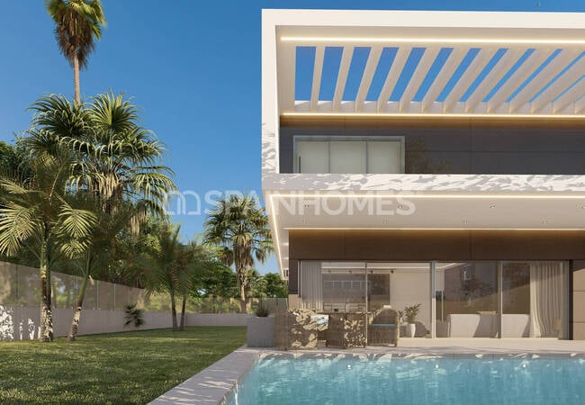 Benalmadena'da Panoramik Deniz Manzaralı Geniş Villa 1