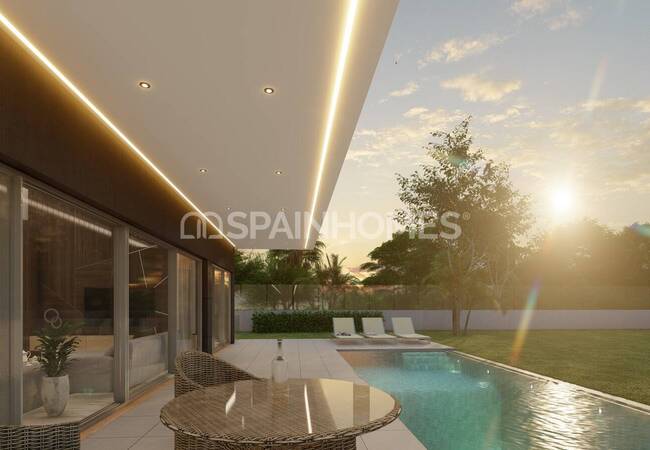 Benalmadena'da Panoramik Deniz Manzaralı Geniş Villa 4