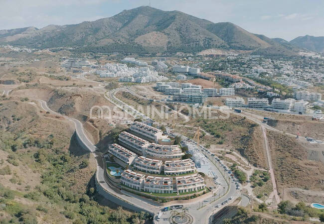 Таунхаусы с Сертификатом BREEAM в Фуэнхироле с Бассейнами 10