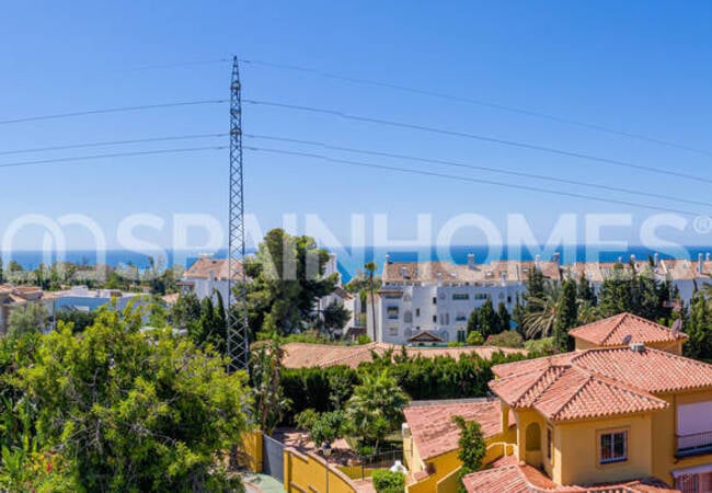Quality Villas with Sea Views in Marbella's Prime Location 8