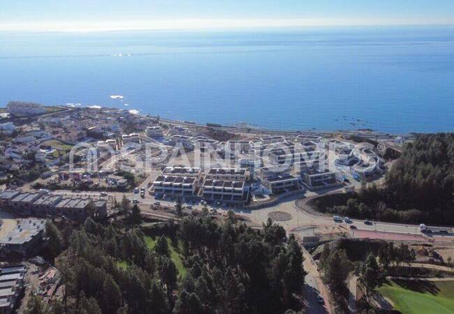 Дома с частными бассейнами и видом на море в Малаге Михас 2