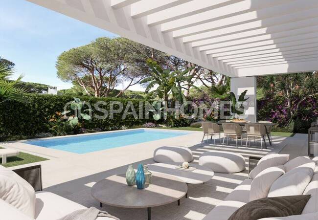 Mijas Calahonda'da Deniz Kıyısında 4 Yatak Odalı Şık Villalar 3