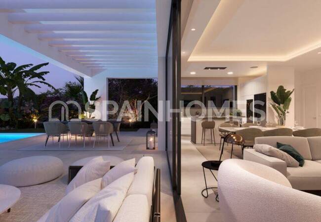 Mijas Calahonda'da Deniz Kıyısında 4 Yatak Odalı Şık Villalar 4