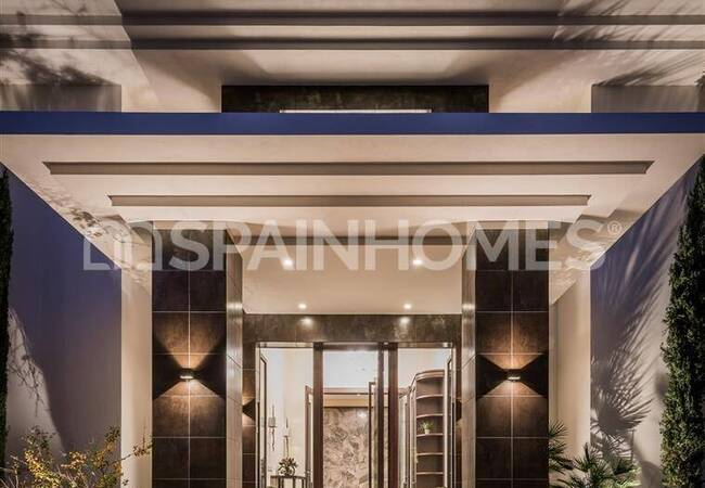 Дизайнерская недвижимость с потрясающими видами в Бенаависе 20