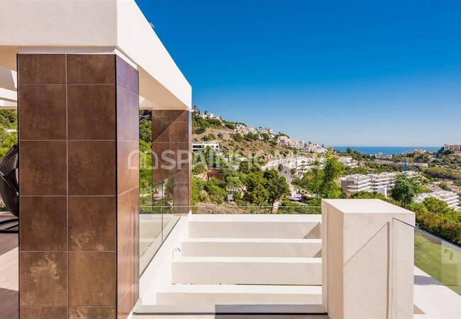 Дизайнерская недвижимость с потрясающими видами в Бенаависе 16
