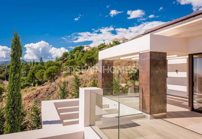 Дизайнерская недвижимость с потрясающими видами в Бенаависе 15