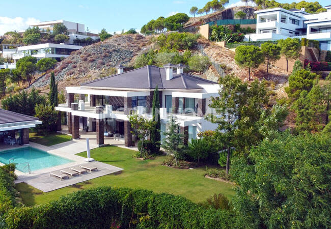 Дизайнерская недвижимость с потрясающими видами в Бенаависе 6