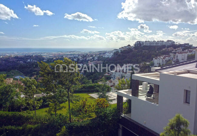 Дизайнерская недвижимость с потрясающими видами в Бенаависе 4