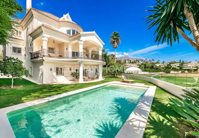 Frontline Golf House with a Pool in Nueva Andalucia Marbella 1