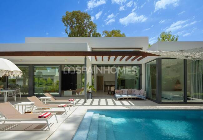 Serenely Beautiful Villa with Nature Views in Estepona 3