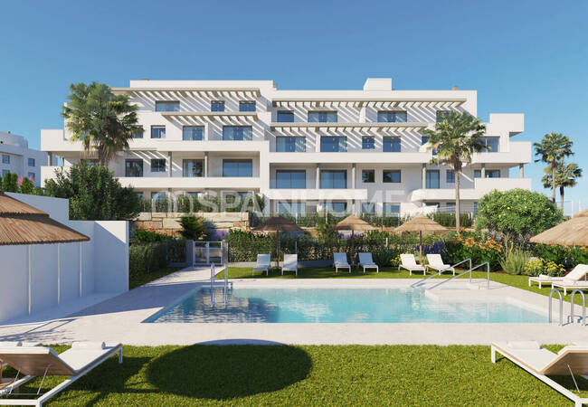 Mijas Costa'da Plaja Yakın Deniz Manzaralı Daireler 1