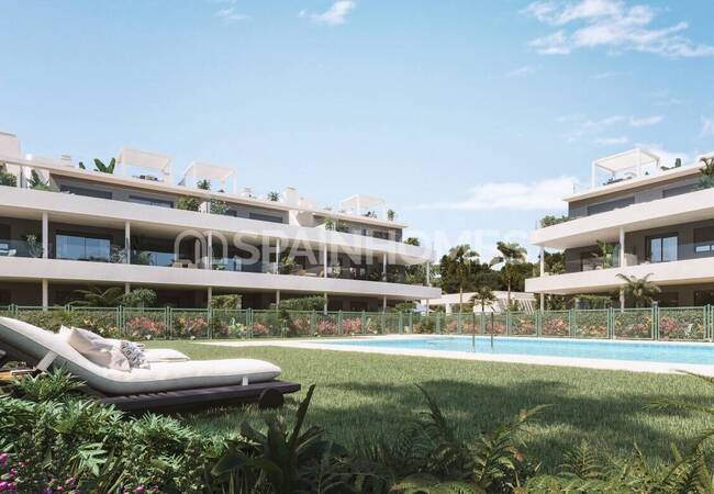 Immobilier Avec Vue Sur L'océan Près De La Marina À Estepona 1