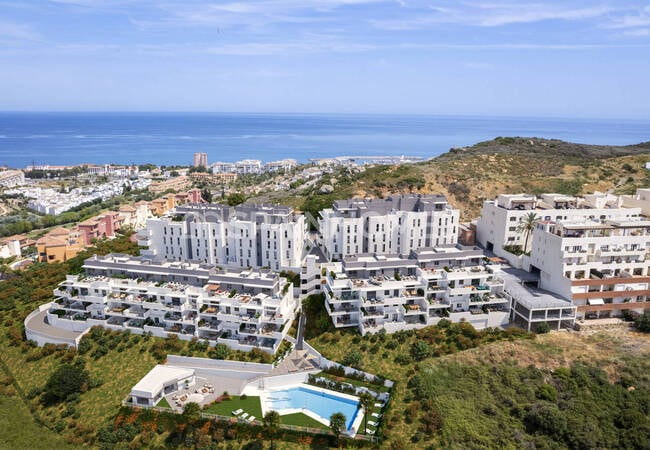 Manilva'da Sahile Yakın Panoramik Golf Manzaralı Daireler 3