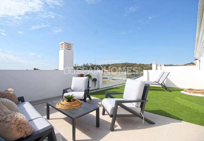 Дуплекс Пентхаус Квартира со Скандинавским Дизайном в Эстепоне 1