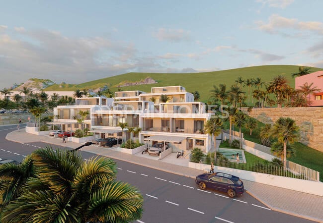 Estepona'da Kullanışlı İç Tasarımlı Yarı Müstakil Villalar 6