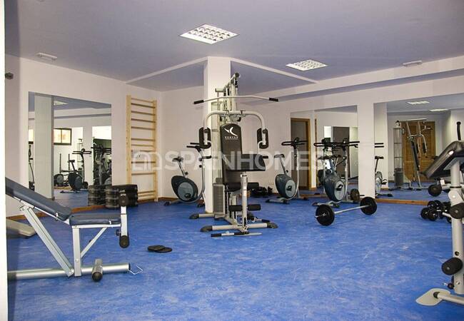 Fuengirola'da Geniş Tasarımlı ve 2 Yatak Odalı Daireler 3