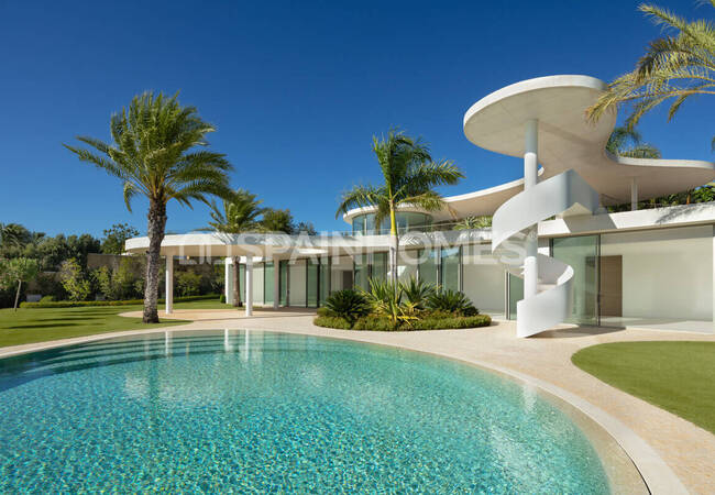 Detached Key-ready House with a Swimming Pool in Casares 3