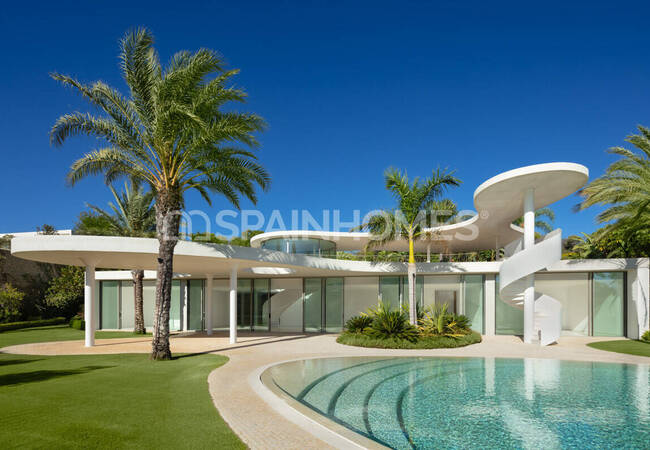 Detached Key-ready House with a Swimming Pool in Casares 2