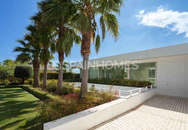 Detached Key-ready House with a Swimming Pool in Casares 13