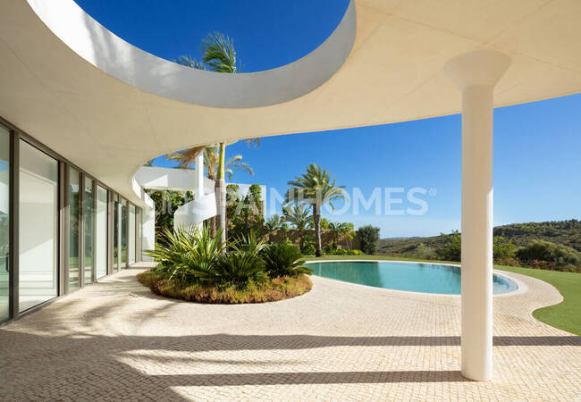 Detached Key-ready House with a Swimming Pool in Casares 9